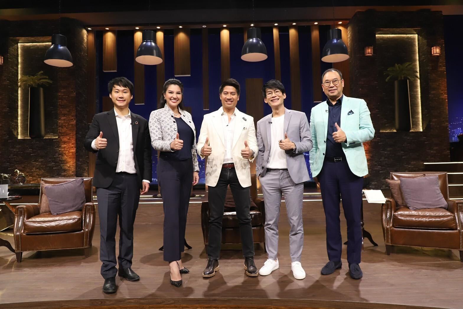 🦈 เก็บตกบรรยากาศ Shark Tank Thailand Season 4 ซีซั่นนี้ผมก็ได้มีโอกาสกลับมาเป็นชาร์ครับเชิญกันอีกครั้งครับ เป้าหมายของผมคือการมาลงทุนและสานฝ…