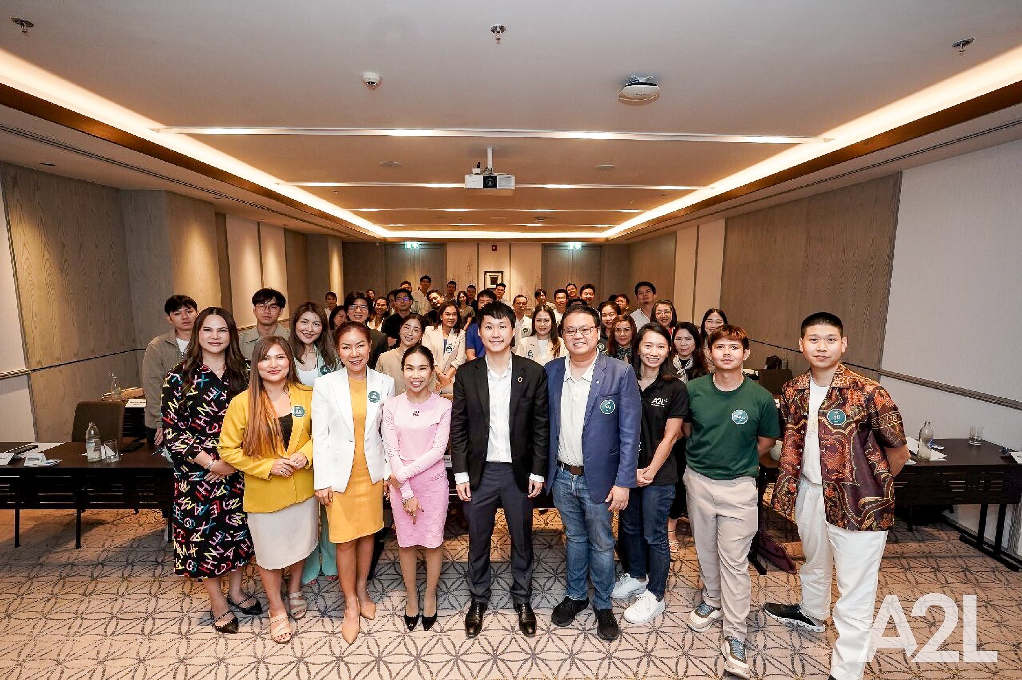 ขอขอบคุณทาง Thinkberry ที่เชิญผมในฐานะ Keynote speaker เพื่อบรรยายแลกเปลี่ยนความรู้ในหัวข้อ "Upcoming mega trend,driving your business towar…