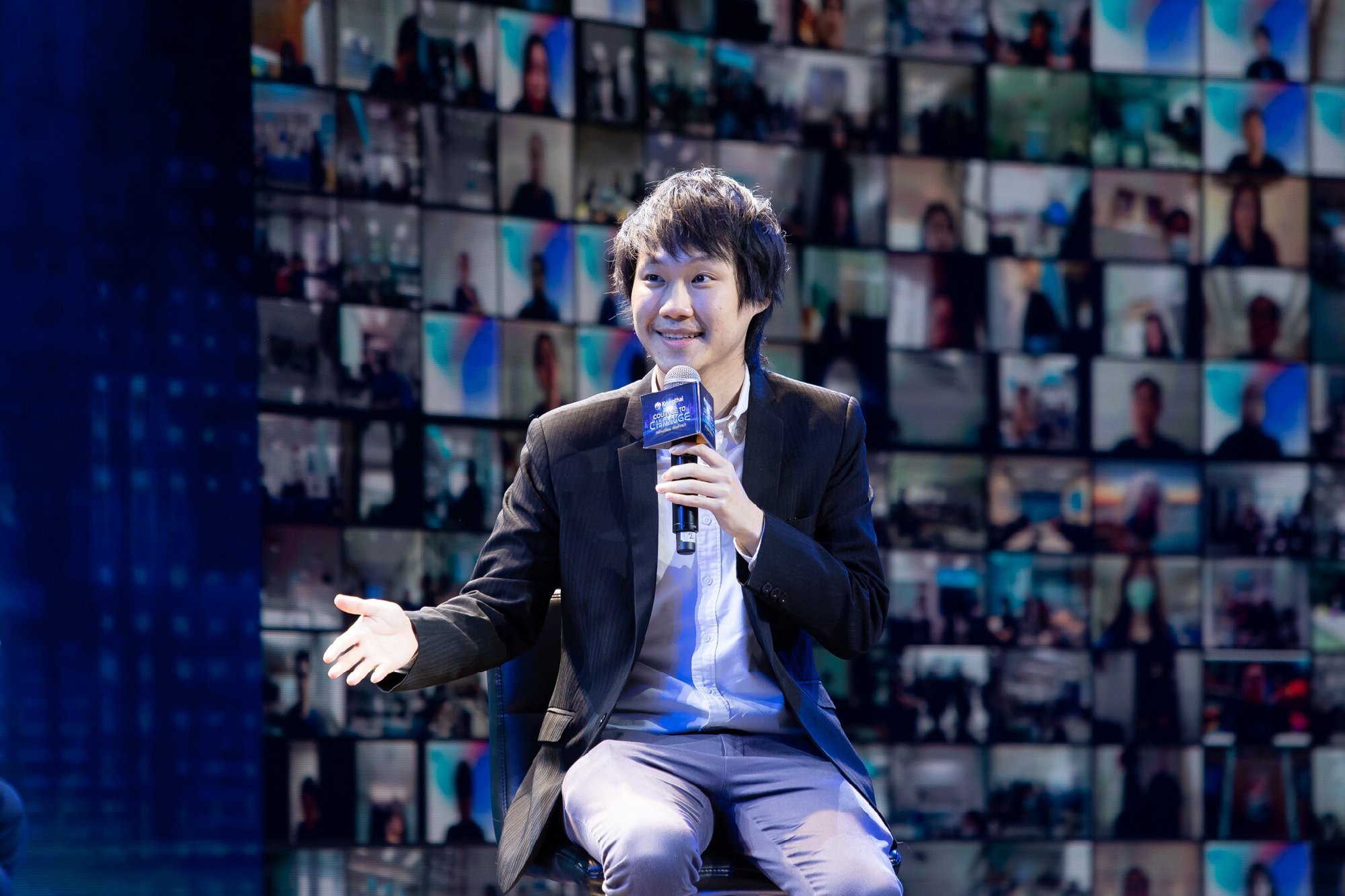 "งานเป็นสิ่งที่เราทำ มากกว่าสถานที่ที่เราต้องไป" หากเรานำความสามารถของเทคโนโลยีมาปรับใช้ในองค์กร ก็จะสร้างความคล่องตัวในการทำงาน ทำให้ทุกคนย…