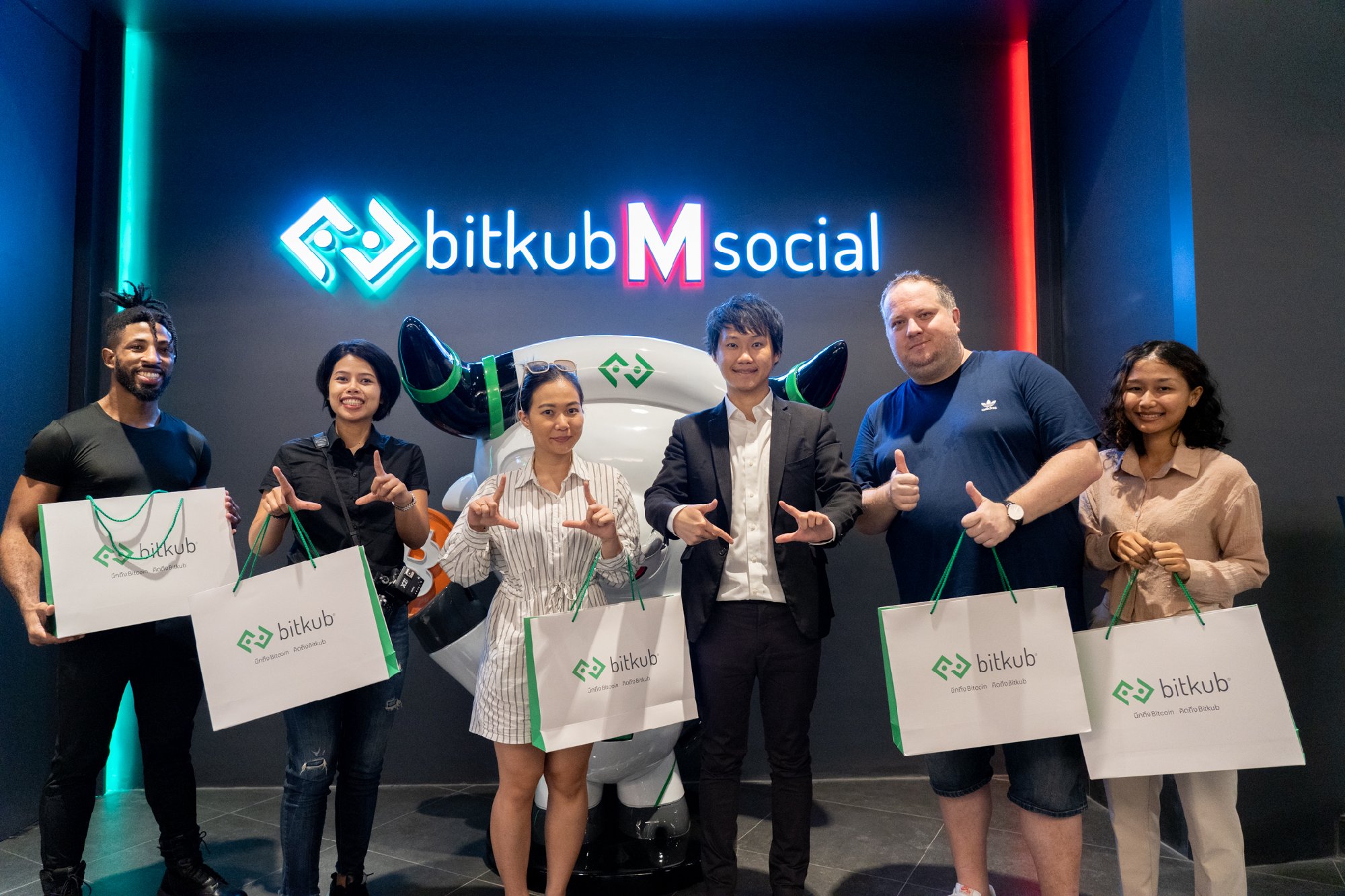 ขอขอบคุณทีมงาน Globe Bangkok’s News + Lifestyle ทุกท่านที่เดินทางมาเยี่ยมเยือนและร่วมสัมภาษณ์ที่ Bitkub M Social ด้วยครับ และเร็ว ๆ นี้จะมีบ…