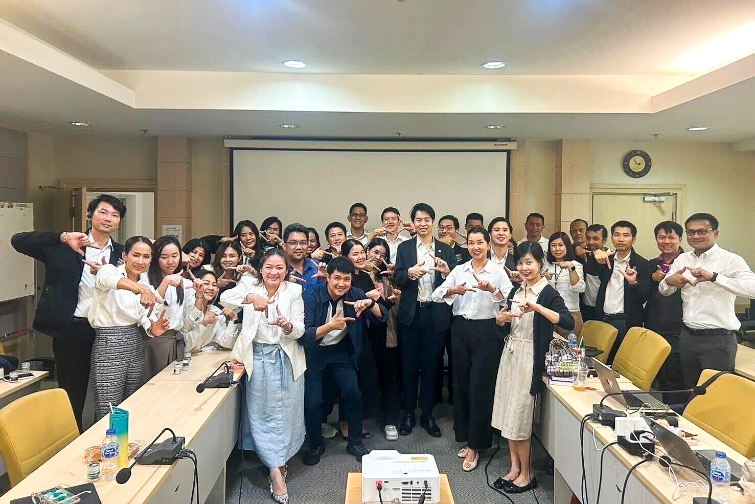 ขอขอบคุณทางเจ้าหน้าที่กรมสอบสวนคดีพิเศษ (DSI) ที่ได้มีโอกาสเข้าร่วมกิจกรรมอบรมกับทาง Bitkub Group ในหัวข้อ "ความรู้เกี่ยวกับสินทรัพย์ดิจิทัล…