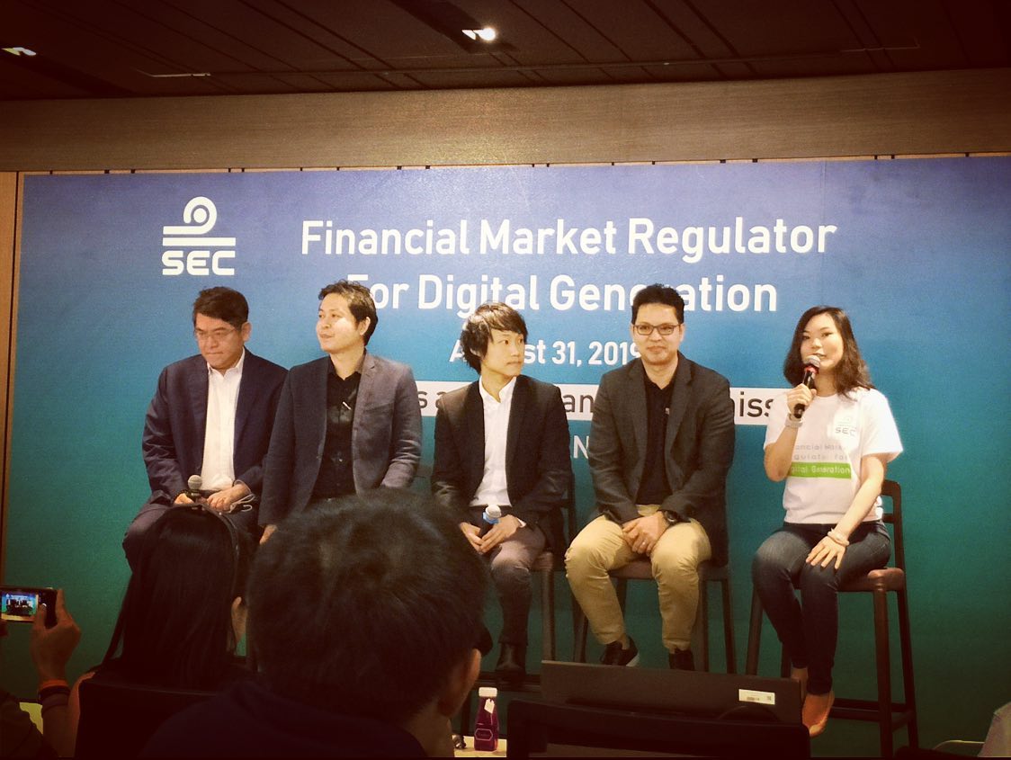 . หากคุณสนใจแวดวง FinTech คุณคงรู้จักชายคนนี้อยู่แล้วแหละ แนะนำสั้น ๆ สำหรับท่านที่ไม่รู้จัก คุณท็อปมีชื่อเสียงในแวดวงนี้ มีความสนใจเรื่องสก…