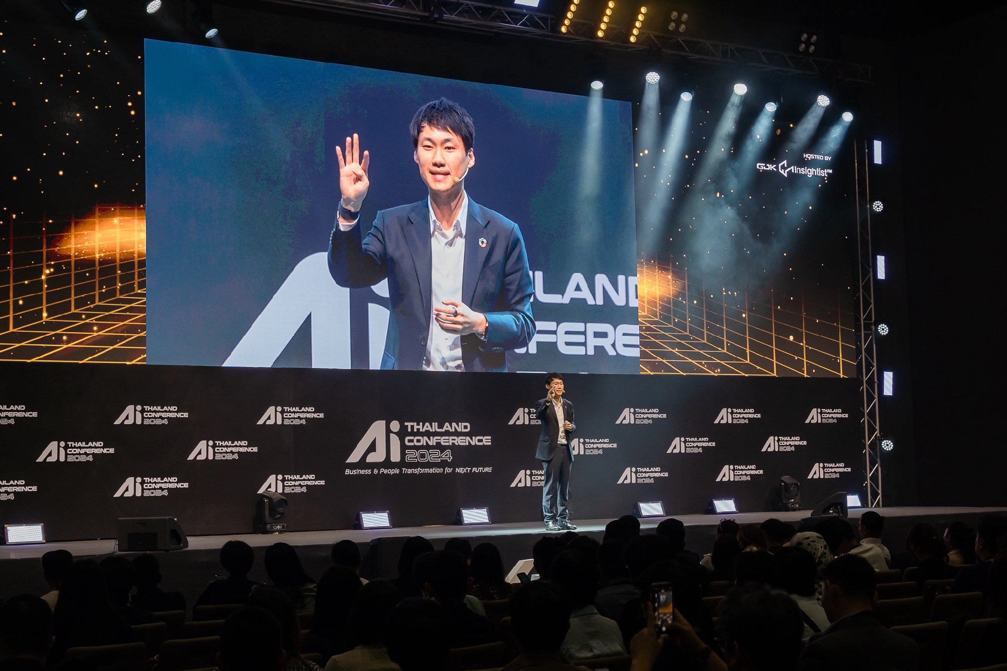บรรยากาศในงาน Ai Thailand Conference 2024 โดยผมได้เข้าร่วมบรรยายเพื่อแบ่งปันประสบการณ์ในเซสชันของ Business & People Transformation for NEXT…