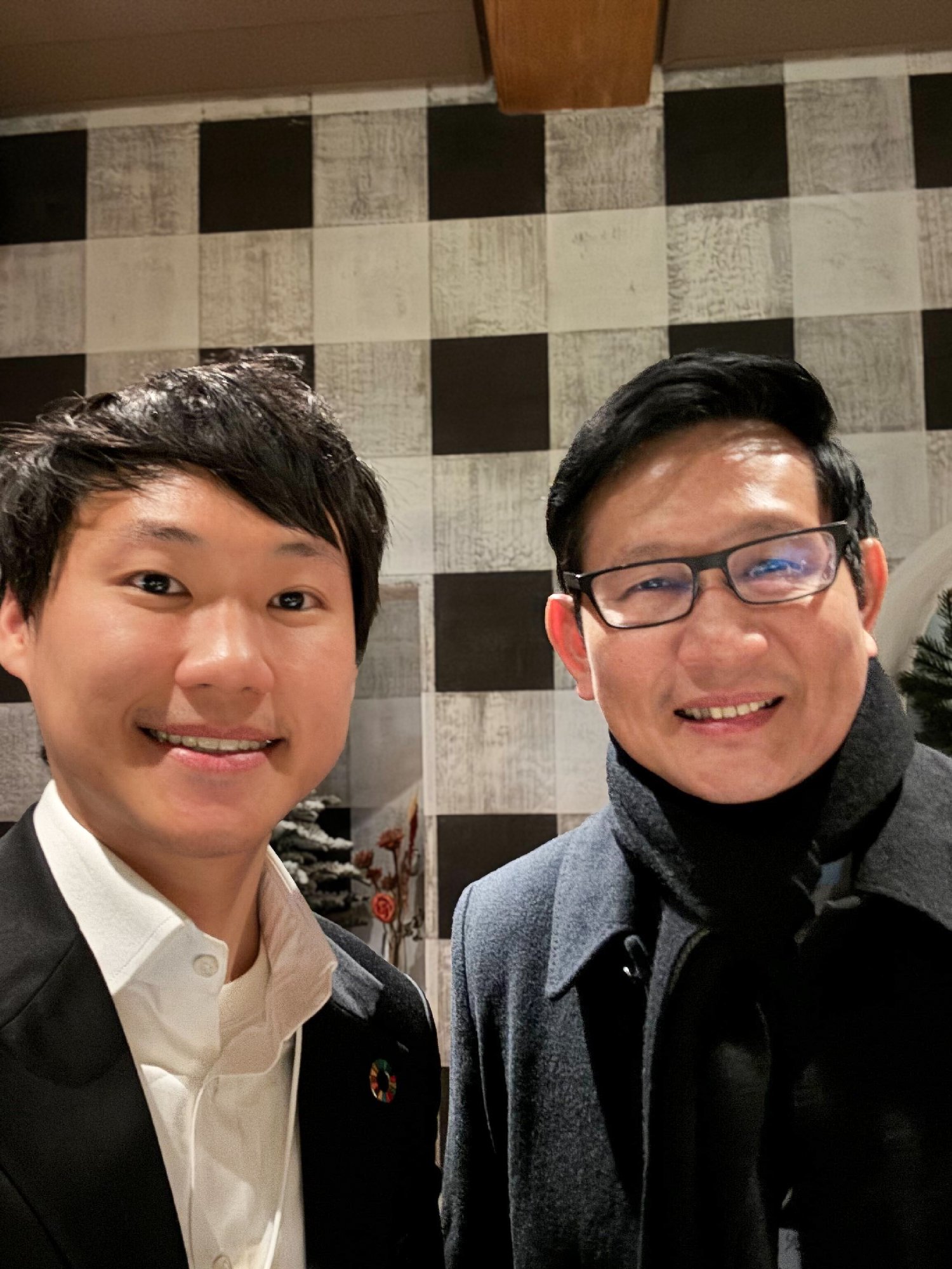 ภายในงาน World Economic Forum ปีนี้ ผมรู้สึกยินดีเป็นอย่างยิ่งได้มีโอกาสพบกับคุณอรรถพล ฤกษ์พิบูลย์ ประธานเจ้าหน้าที่บริหารและกรรมการผู้จัดกา…