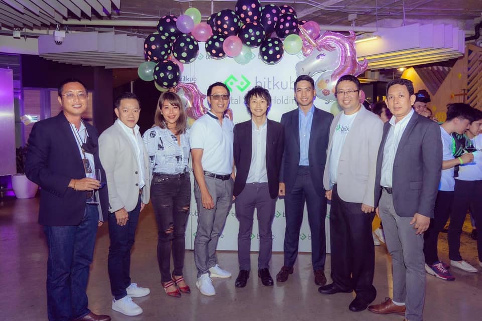 See Topp Jirayut Srupsrisopa's latest updates
