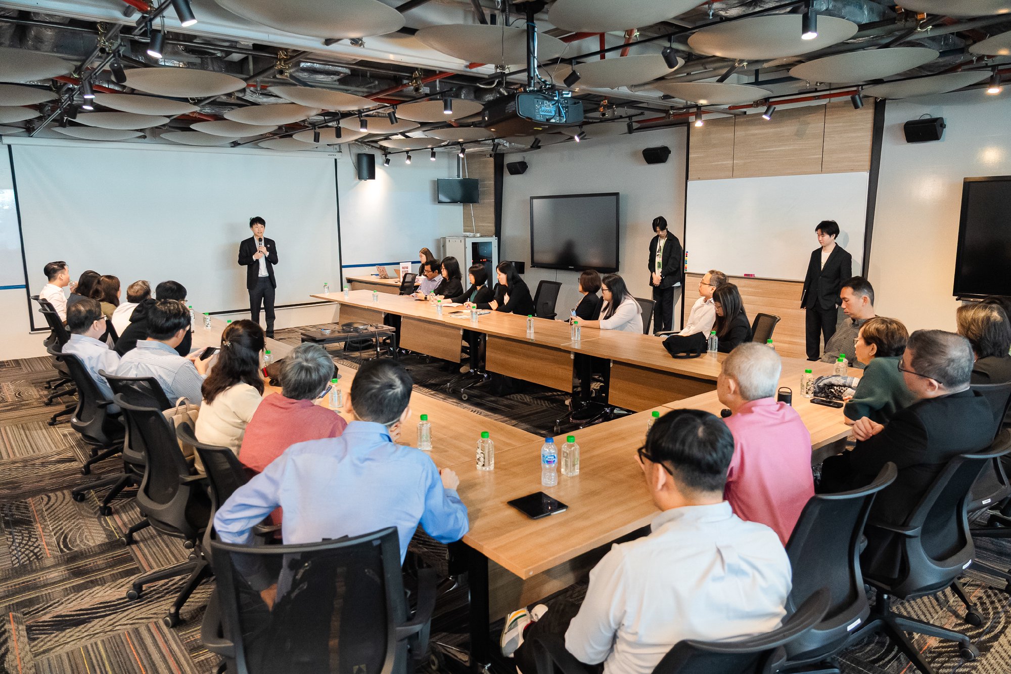ยินดีต้อนรับ JDI องค์กรด้านธุรกิจจากเวียดนามและสถาบัน Ngee Ann Polytechnic จากสิงคโปร์สู่ออฟฟิศของ Bitkub Group ครับ . ในฐานะตัวแทนผู้บริหาร…