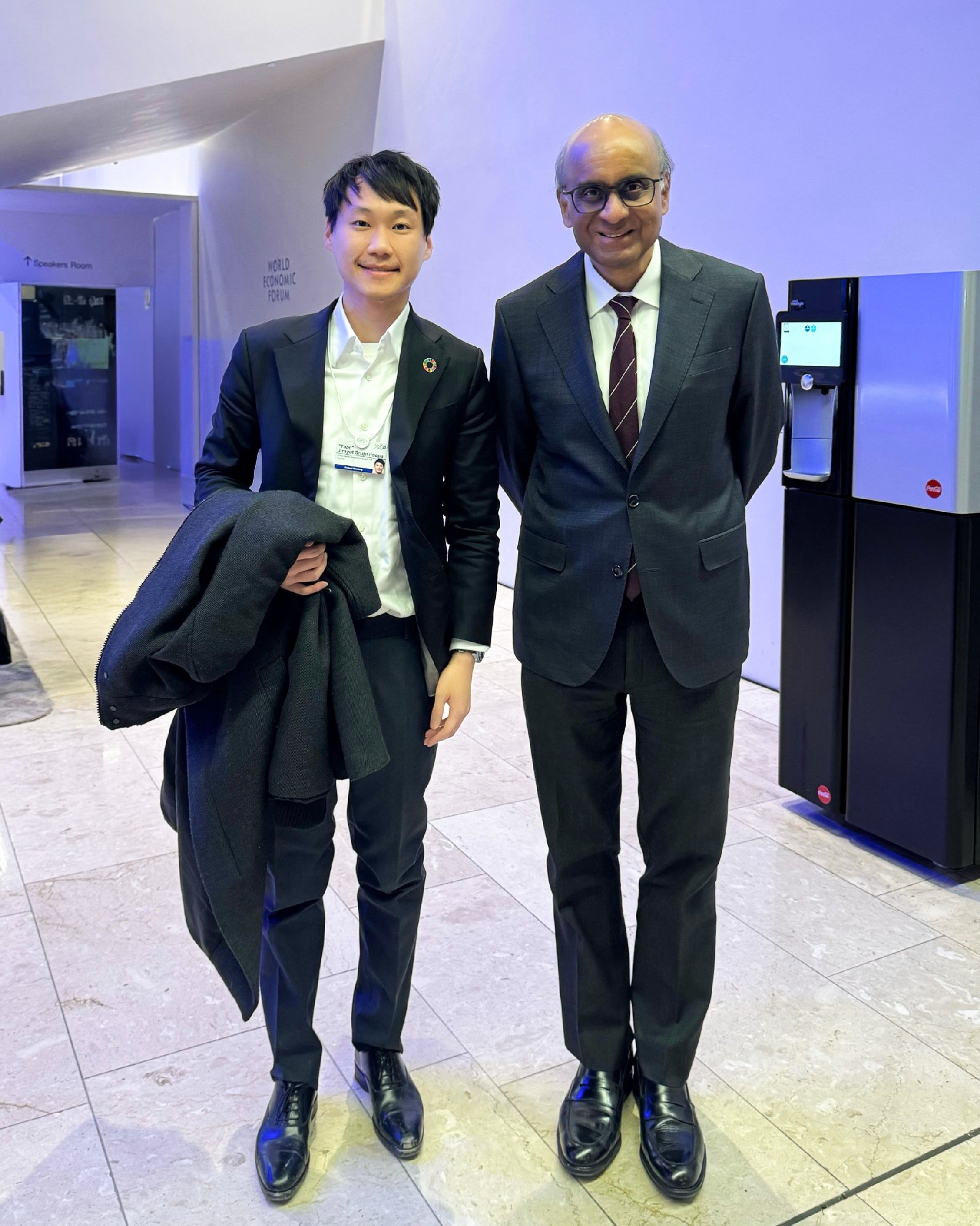 ผมยินดีเป็นอย่างยิ่งที่ได้พบกับคุณ Tharman Shanmugaratnam ประธานาธิบดีคนปัจจุบันของประเทศสิงคโปร์ ภายในงาน World Economic Forum 2025 ครั้งนี…
