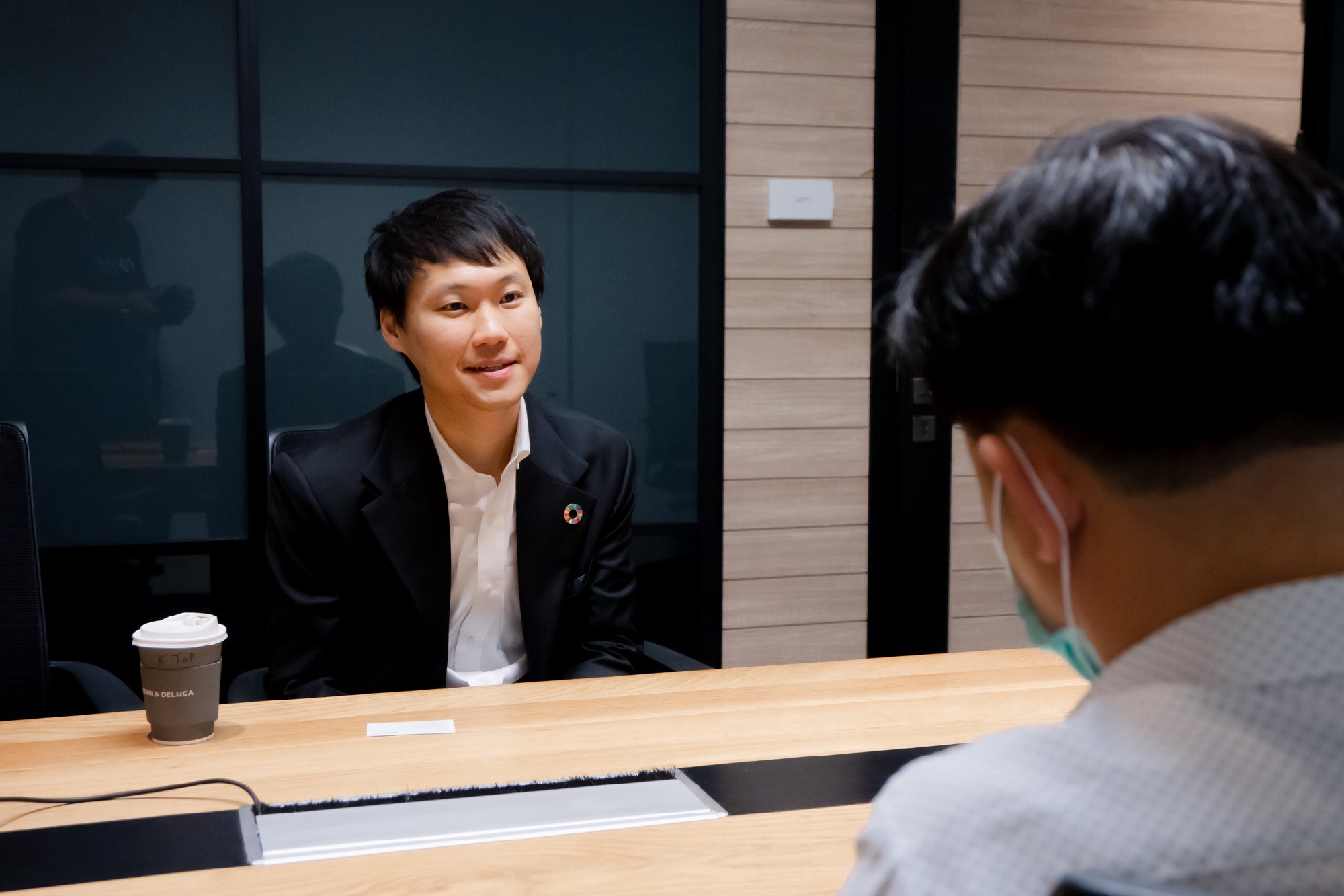 ผมได้มีโอกาสสัมภาษณ์กับทาง Bloomberg เพื่อพูดคุยเรื่องกลยุทธ์ของ Bitkub Group ที่จะดำเนินการขยายธุรกิจของบริษัทในกลุ่มบิทคับรวมถึงแนวโน้มของ…