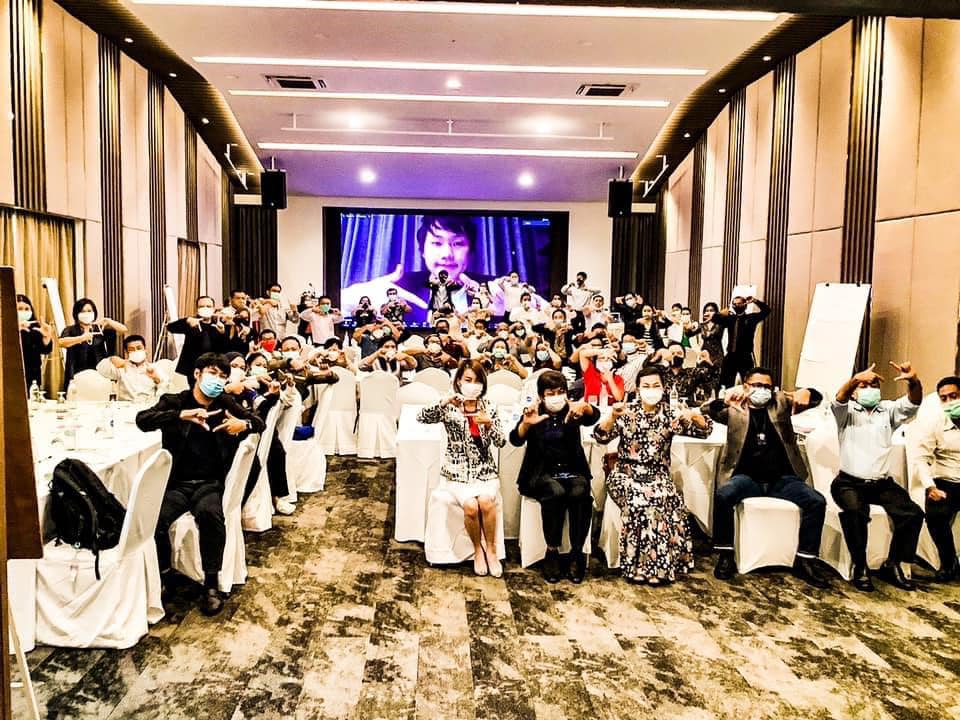 ภาพเบื้องหลังการถ่ายทำรายการ Heart Biz ธุรกิจคิดด้วยใจ ฝากติดตามการสัมภาษณ์ในรายการเร็ว ๆ นี้ด้วยนะครับ 🙏