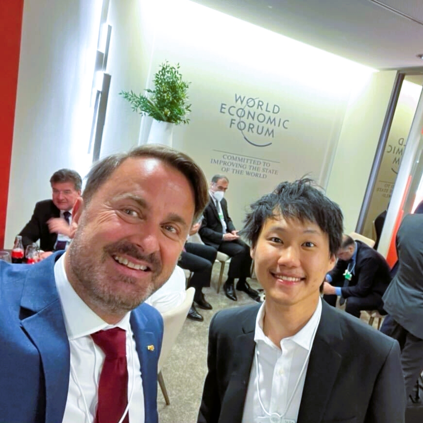 ผมตื่นเต้นมากๆ ครับที่การมาร่วมงาน World Economic Forum ปีนี้ ผมได้พบกับคุณ Anthony Tan ผู้ร่วมก่อตั้งและหัวหน้าผู้บริหารแอปพลิเคชันชื่อดังอ…