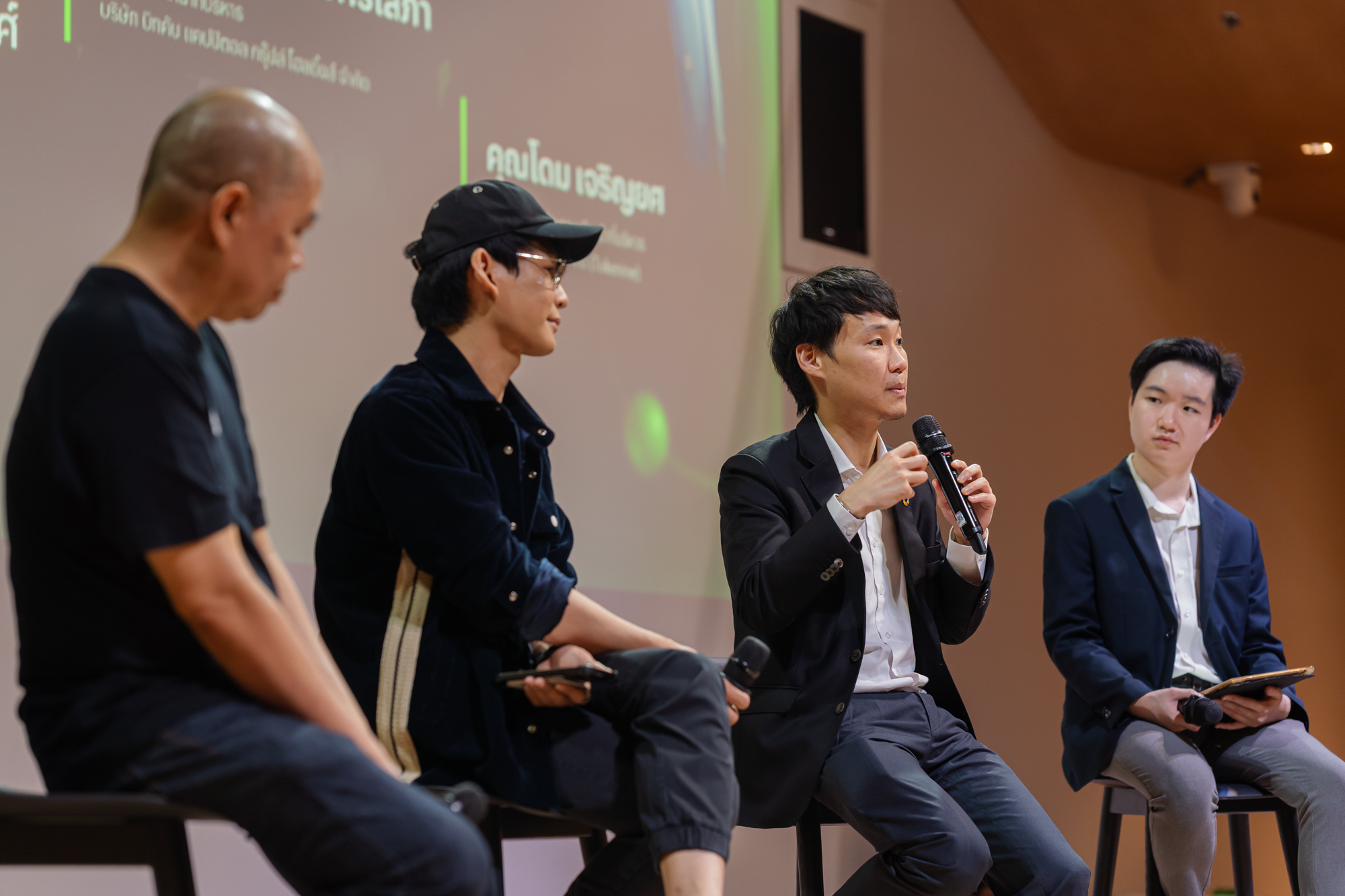 บรรยากาศงาน "Digital Assets Navigator เจาะลึกวงในทิศทางสินทรัพย์ดิจิทัล by Bitkub's Crypto Theses" ที่ผ่านมาครับ สำหรับในงานนี้ผมได้มีโอกาสเ…
