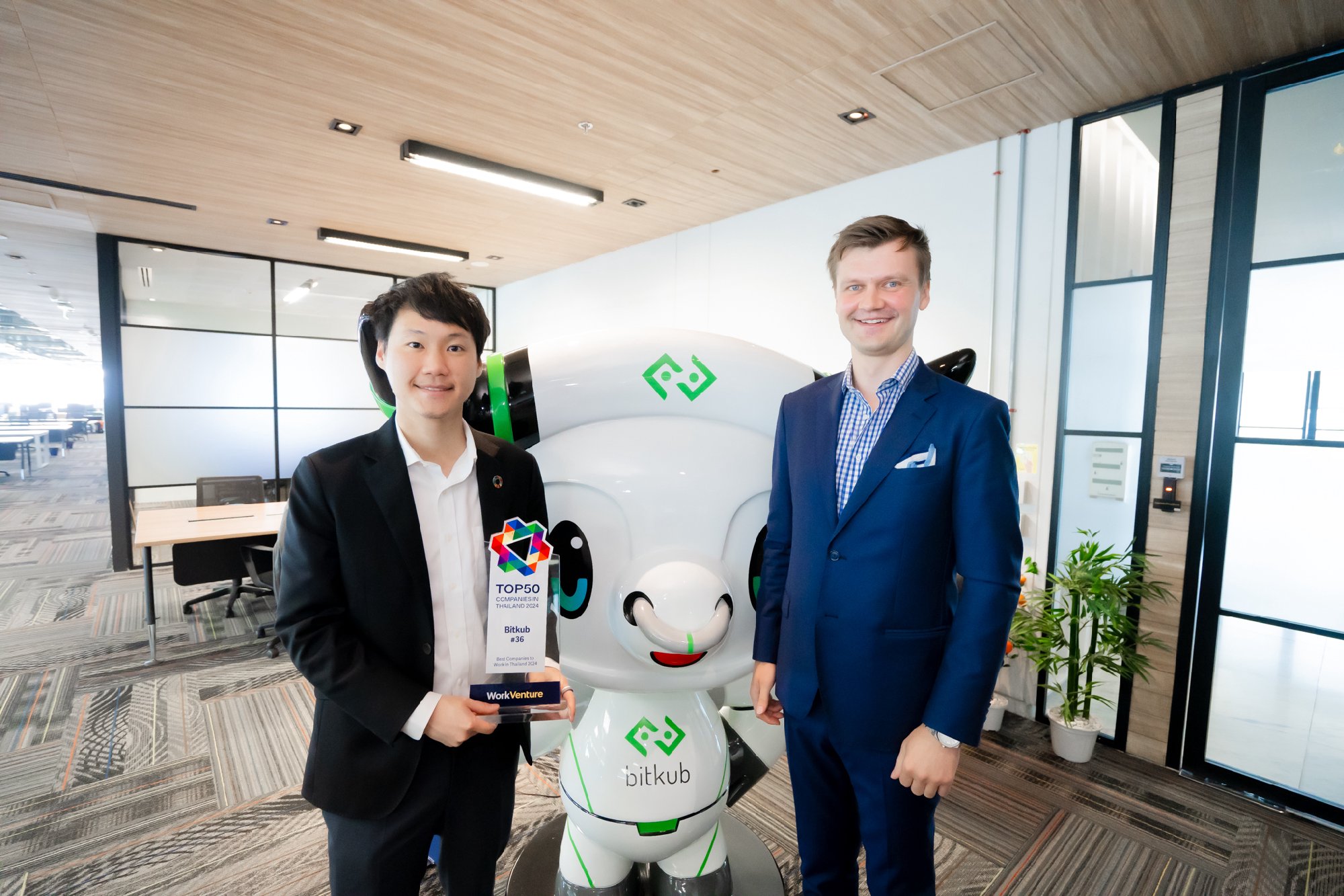 นับเป็นเกียรติอย่างยิ่งที่คุณ Jens Pold ประธานเจ้าหน้าที่บริหารของ WorkVenture ได้มีโอกาสเข้ามาเยี่ยมชมออฟฟิศพร้อมแสดงความยินดีที่ทาง Bitkub…
