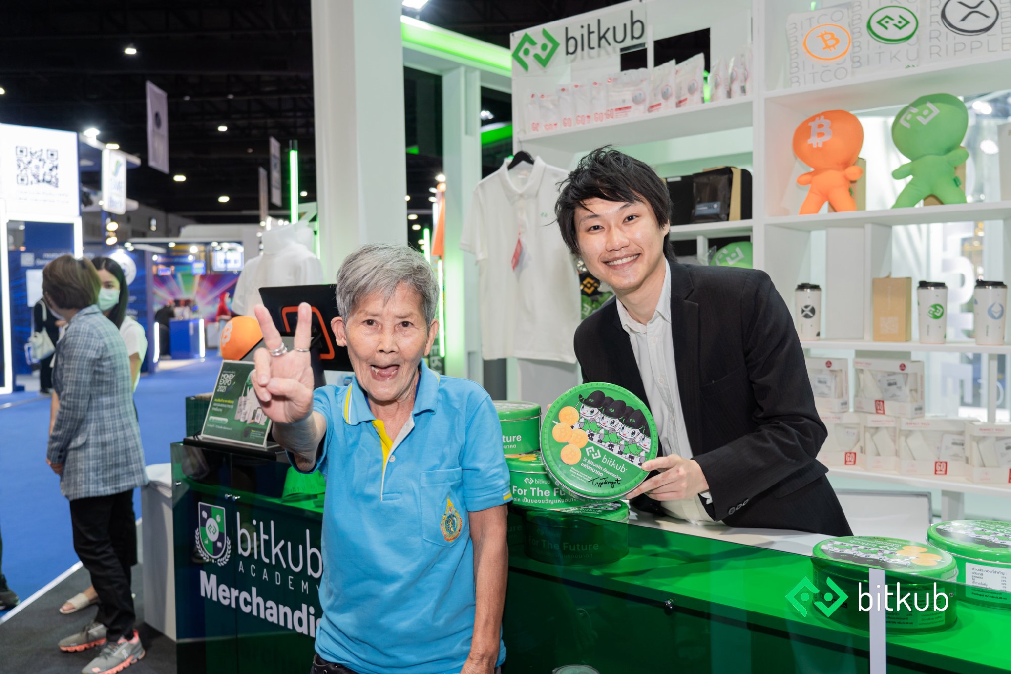 ขอบคุณที่มาพบกันที่บูท Bitkub ตั้งแต่ช่วงบ่ายจนถึงหัวค่ำนะครับ วันนี้ใครมาบ้างแท็กตัวเองในรูปหรือแชร์ไปได้เลยนะครับ 🙏🙏
