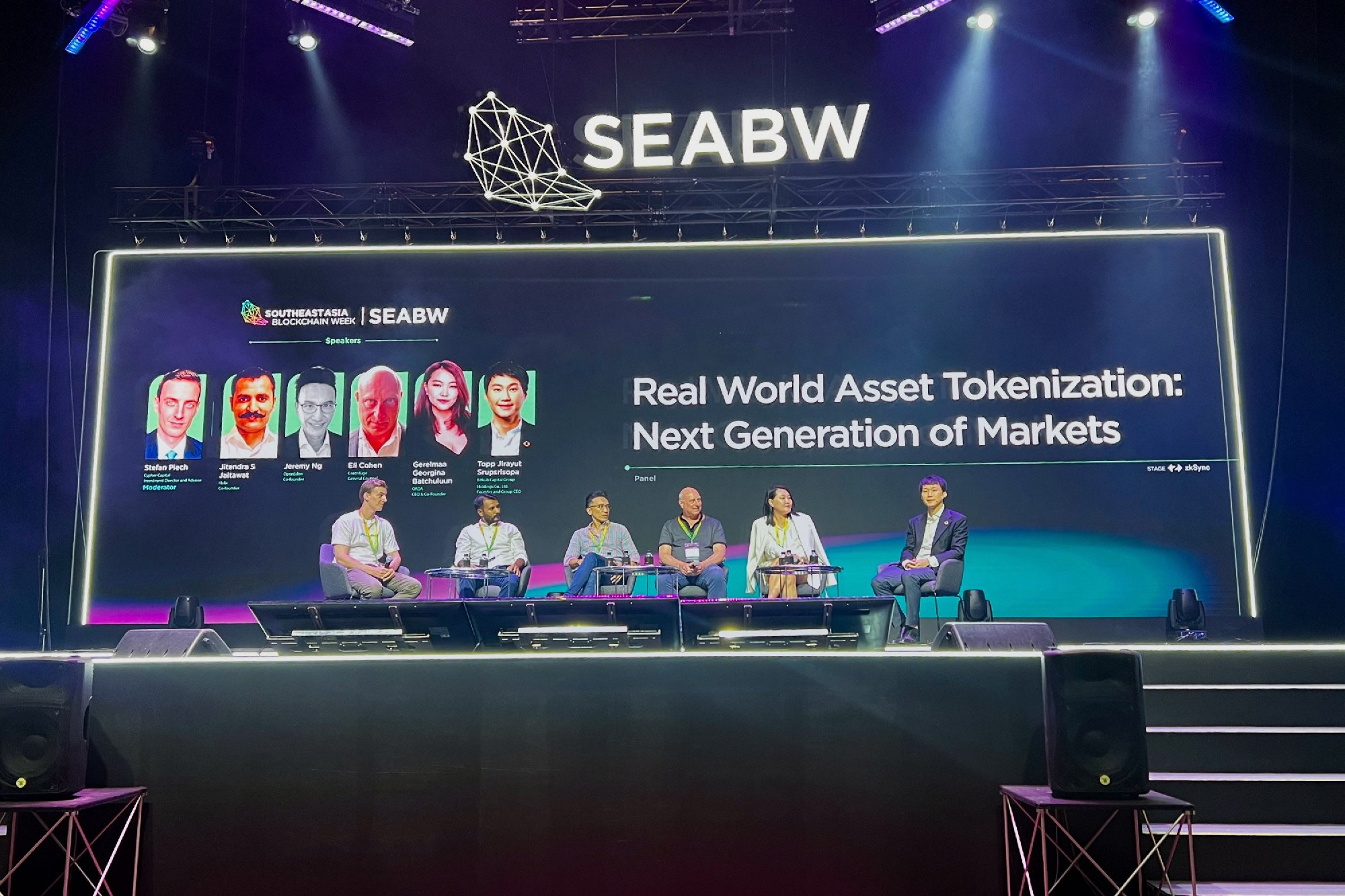บรรยากาศงาน Southeast asia blockchain week งานด้านบล็อกเชนสุดยิ่งใหญ่ระดับภูมิภาค ที่จัดขึ้นเป็นครั้งแรกในประเทศไทย โดยผมได้เป็นผู้บรรยายร่ว…