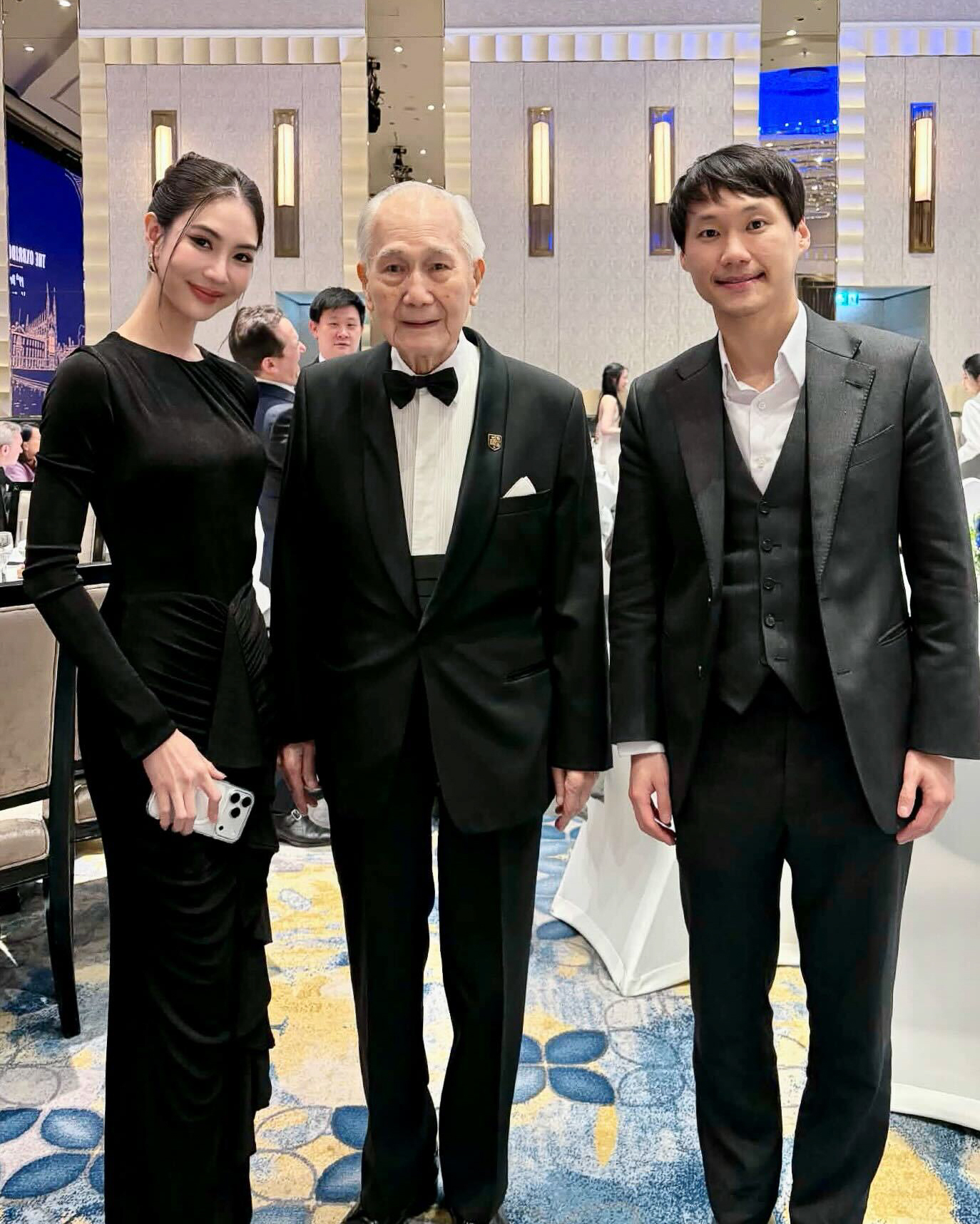 It was truly an honor to meet Khun Anand Panyarachun, former Prime Minister of Thailand, at the Oxbridge Annual Dinner 2025. I have known hi…